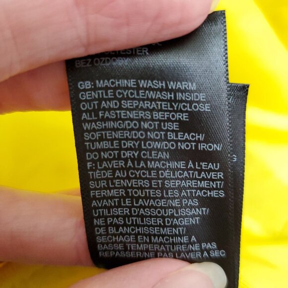 The North Face 95 Retro Denali jacket in Lemon - Picture 10 of 14